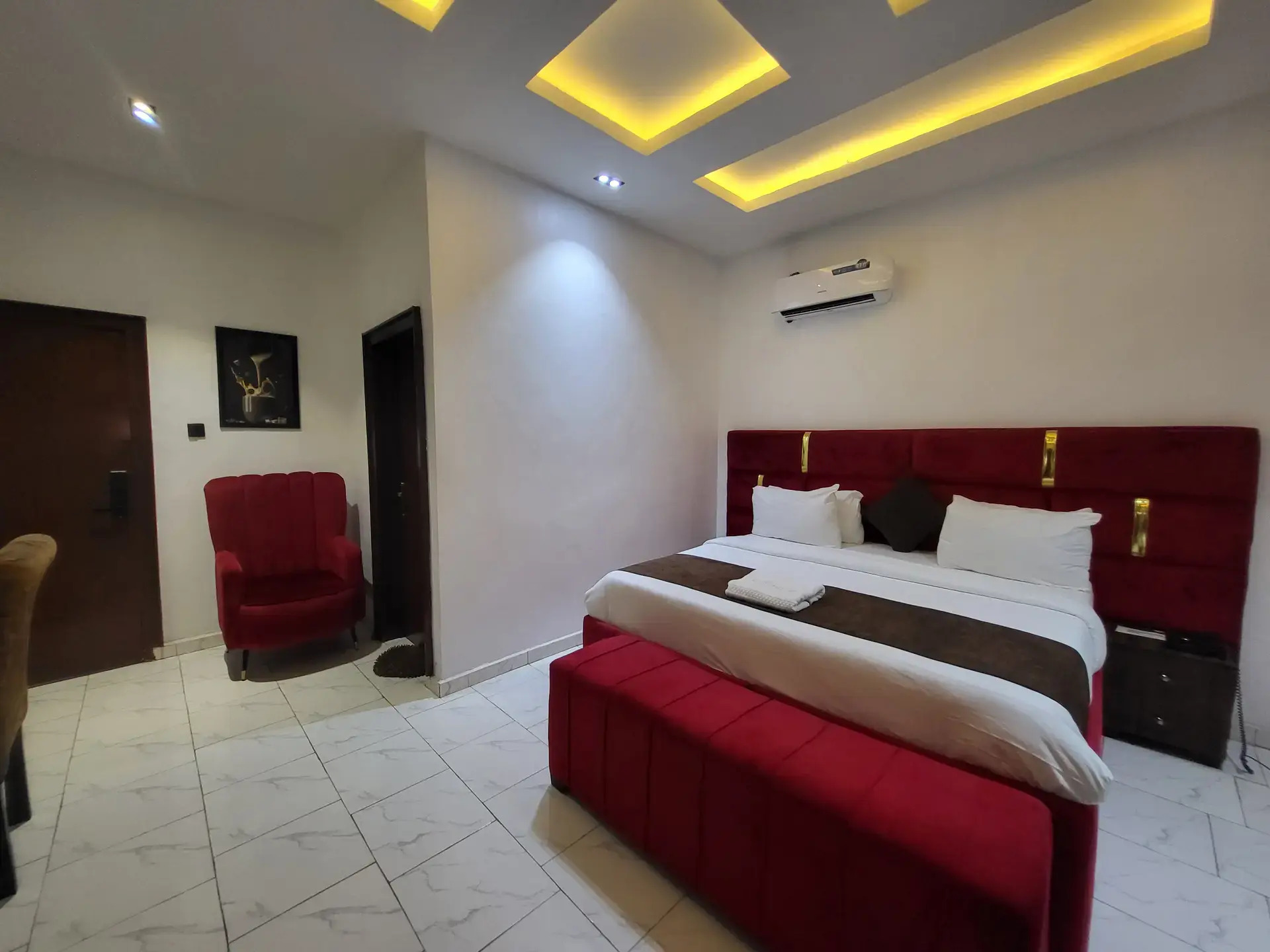 https://pub-ff955b52a60f4b389a6ebb266e2b8bbd.r2.dev/images/3rd floor/20260516_170244.jpg.jpg | Kedo Hotel and Suite